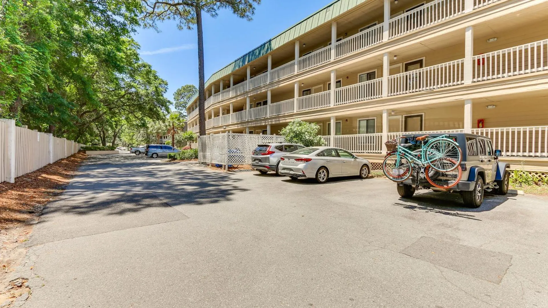 Hilton Head Condo Screened Balcony, Walk To Beach Hilton Head Island 0*,  United States